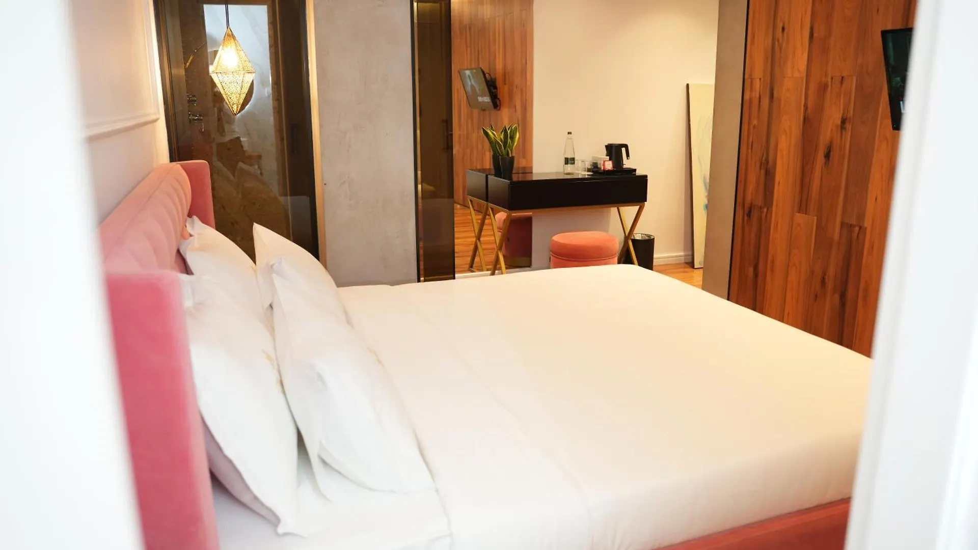 La Suite Boutique Hotel ティラナ