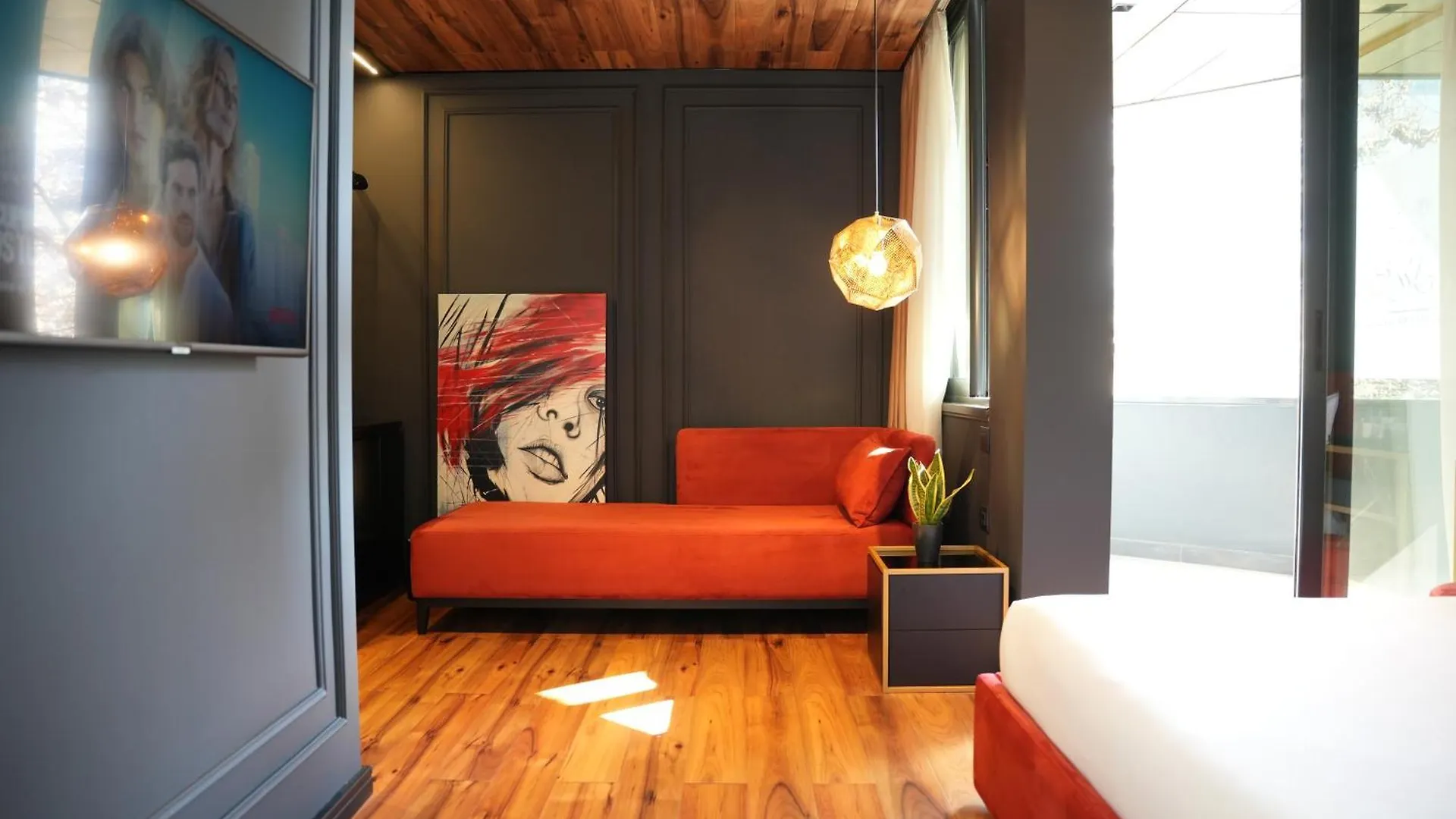 La Suite Boutique Hotel ティラナ 4*,