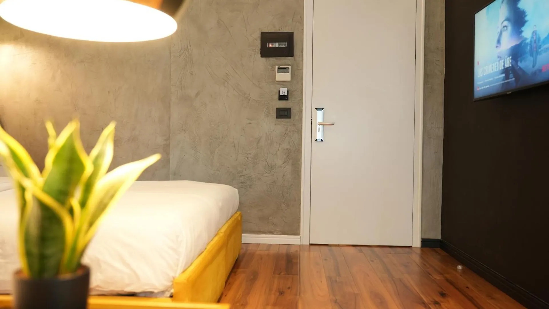 La Suite Boutique Hotel ティラナ 4*,