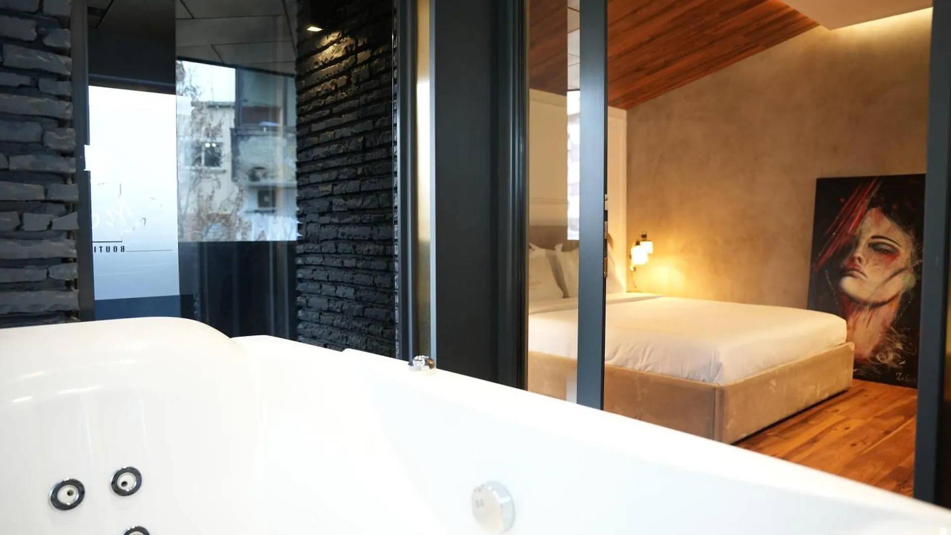 טיראנה La Suite Boutique Hotel